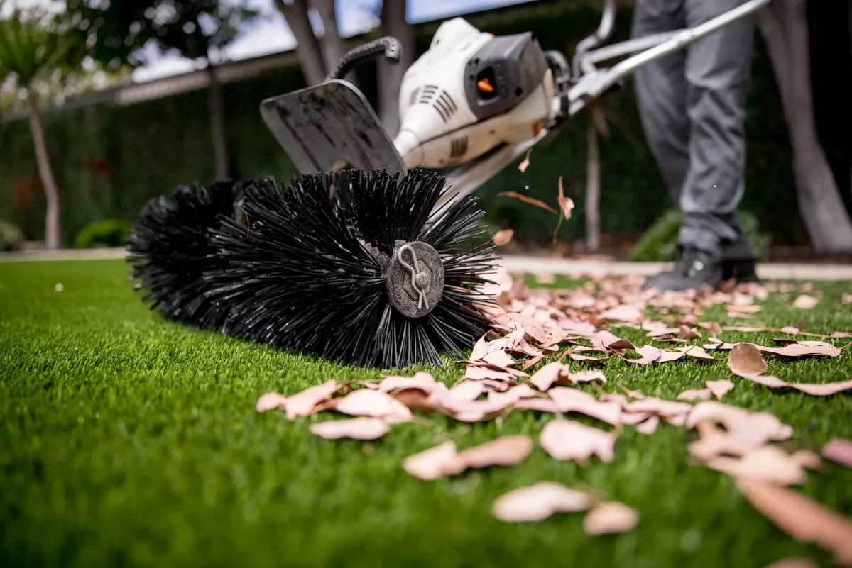 Best Artificial Turf Restoration Service: What It Includes and How to Choose