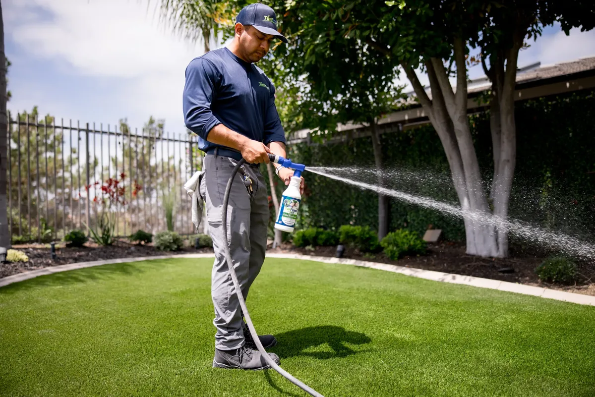 How to Apply TurFresh™ using the BioSiphon Sprayer